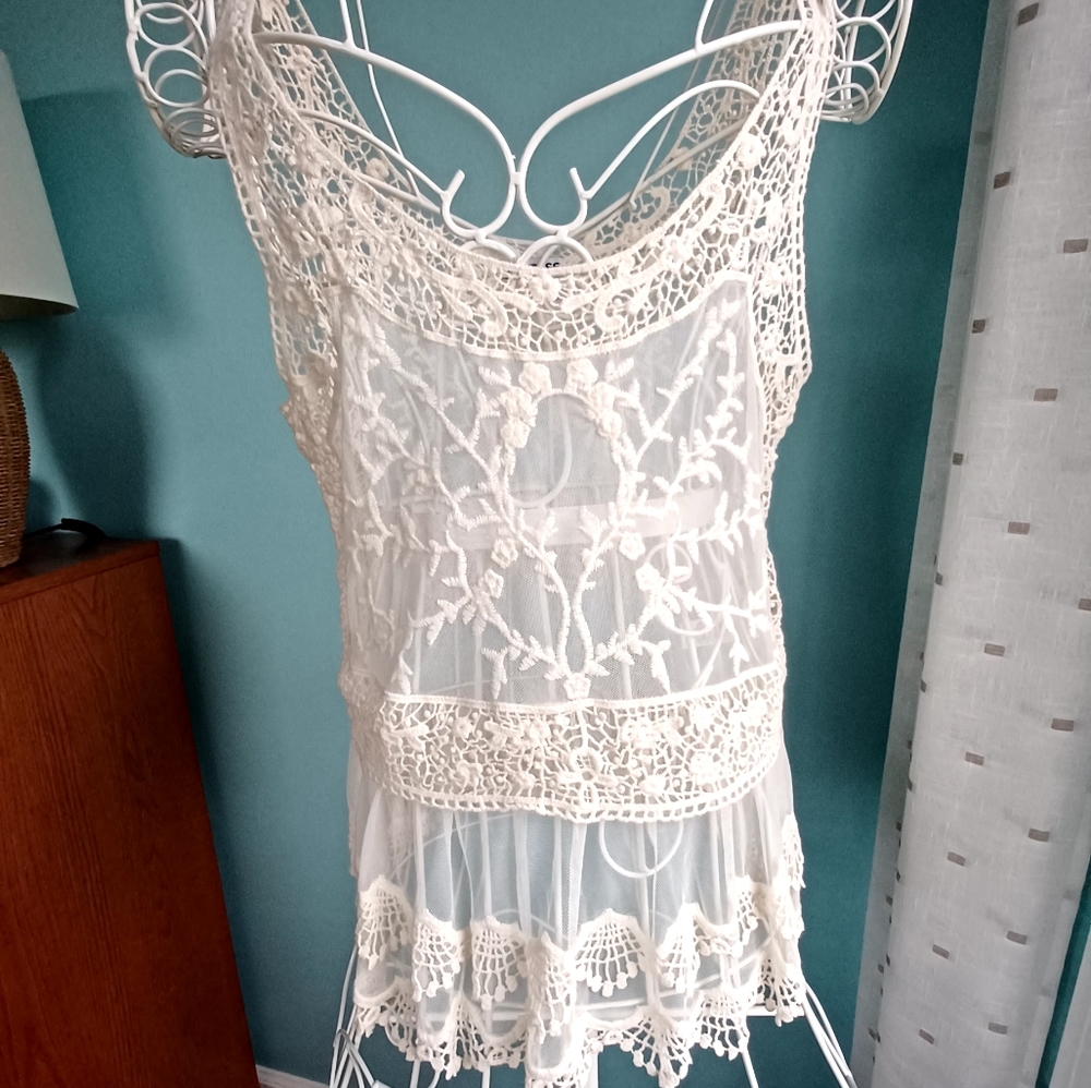 EUC Express Ivory Lace Tank Top